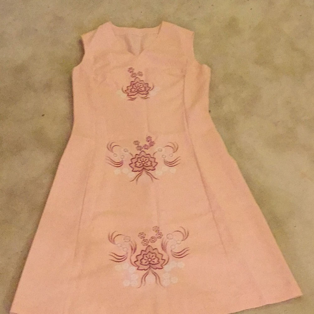 Vintage %100 linen dress. Peach color.